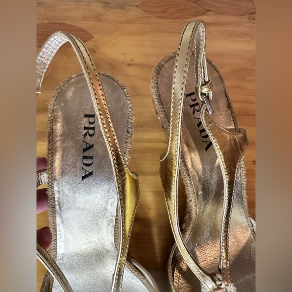 Prada gold wedge basket weave heel sandal 38 1/2 - Picture 3 of 5